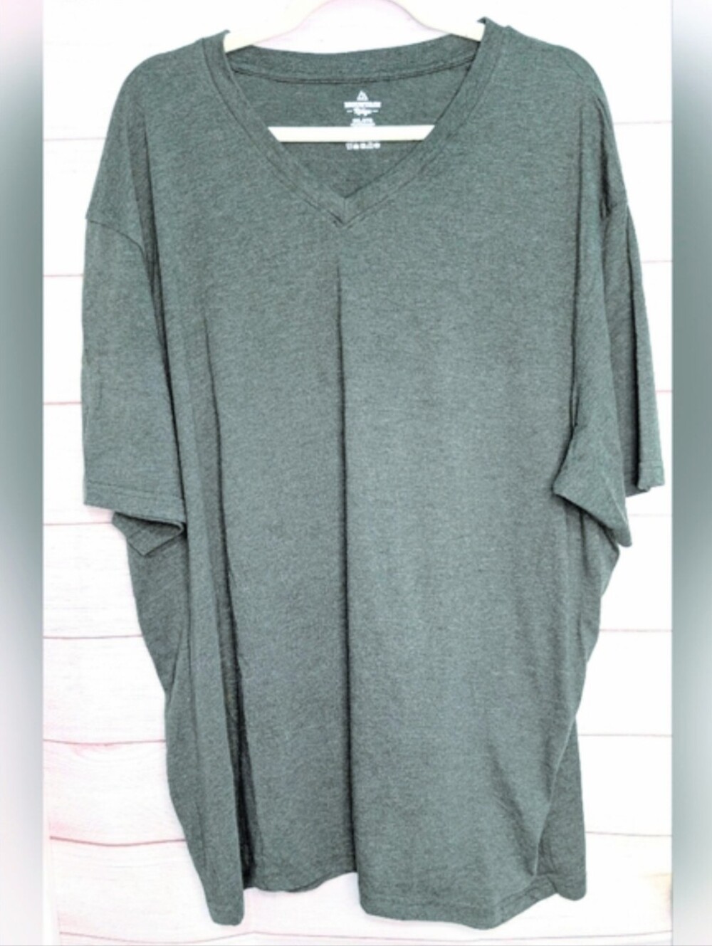 Nwot Mountain 🏔️ Ridge Comfy Green 💚 mens Plus Size V-Neck T-Shirt 3XL